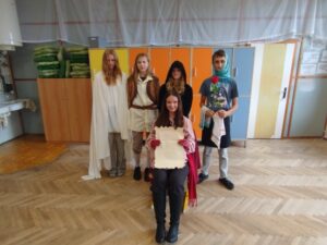 Lomikare, Lomikare...