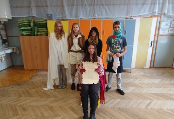 Lomikare, Lomikare...